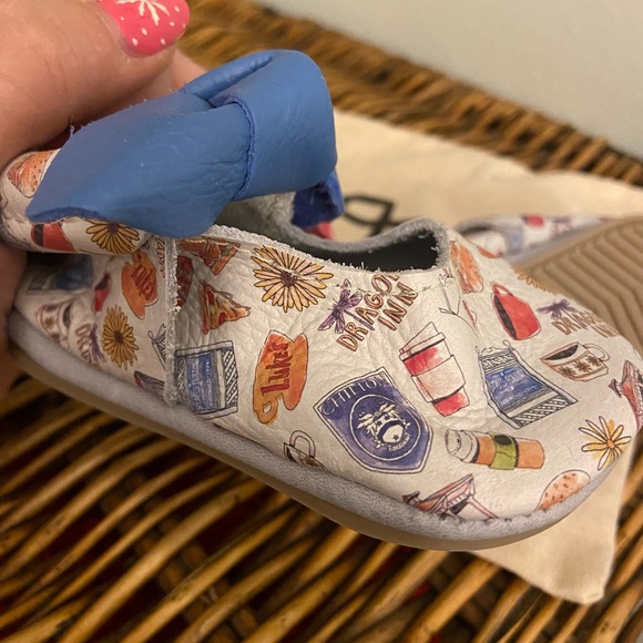 Gilmore Girls Freshly Picked Moccasins Size 4 - Picture 2 of 3